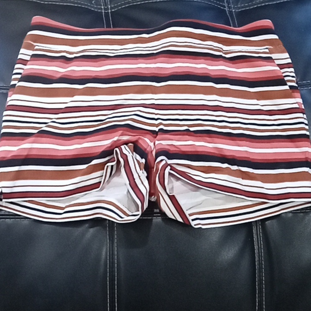 😍♥️♥️7th avenue New York and Co design studio shorts by Gabrielle Union